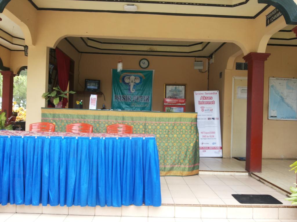 Pasir Putih Resort Bengkulu Værelse billede
